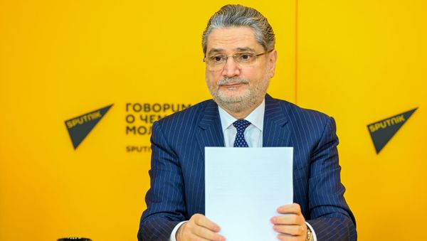 Заместитель председателя правления Евразийского Банка развития Тигран Саркисян во время видеомоста Москвa–Еревaн–Минск–Нур-Султан–Бишкек (30 ноября 2020). Москвa - Sputnik Армения
