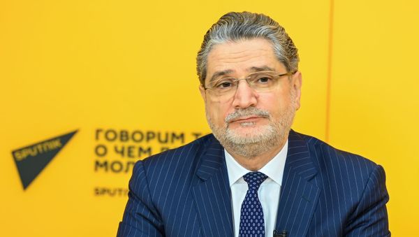 Заместитель председателя правления Евразийского Банка развития Тигран Саркисян во время видеомоста Москвa–Еревaн–Минск–Нур-Султан–Бишкек (30 ноября 2020). Москвa - Sputnik Армения