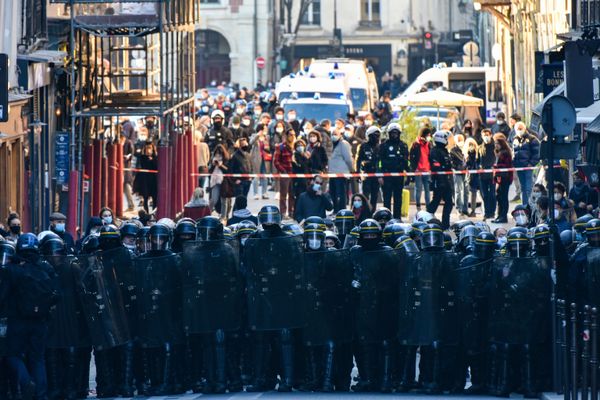 Акция протеста в Париже Акция протеста в Париже - Sputnik Армения