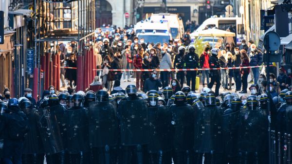 Акция протеста в Париже - Sputnik Армения