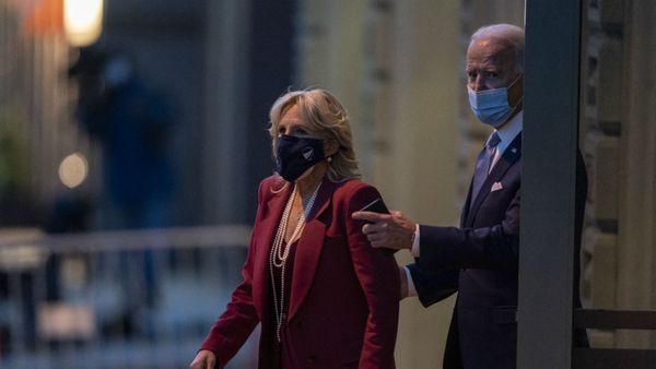 Избранный президент США Джо Байден и его жена Джилл Байден покидают театр The Queen (24 ноября 2020). Уилмингтон, Делавэр - Sputnik Армения