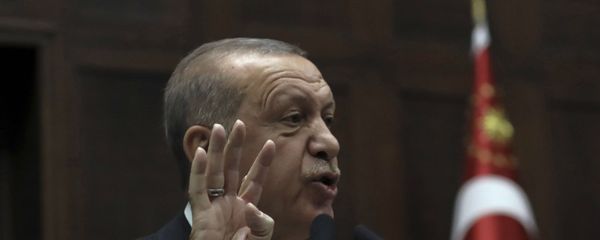 Президент Турции Реджеп Тайип Эрдоган обращается к законодателям своей правящей партии в парламенте (5 ноября 2020). Анкара - Sputnik Արմենիա