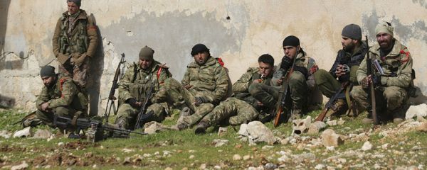 Поддерживаемые Турцией сирийские боевики готовятся отправиться на передовую в провинции Идлиб (10 февраля 2020). Сирия - Sputnik Армения