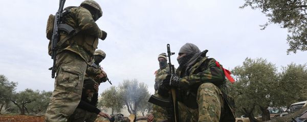 Поддерживаемые Турцией сирийские боевики готовятся отправиться на передовую в провинции Идлиб (11 февраля 2020). Сирия - Sputnik Արմենիա
