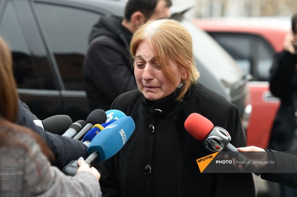 Բողոքի ակցիա Էջմիածնի զինկոմիսարիատի մոտ - Sputnik Արմենիա