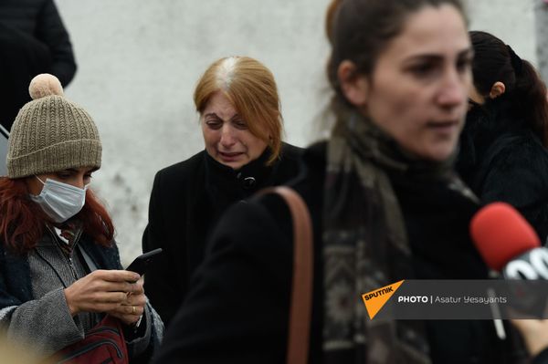 Բողոքի ակցիա Էջմիածնի զինկոմիսարիատի մոտ - Sputnik Արմենիա