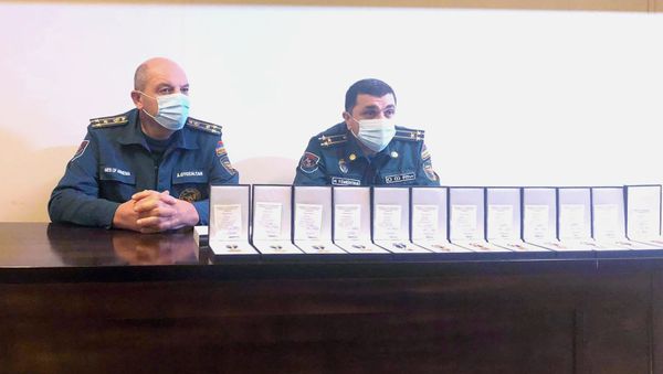 В Ширакском отделении МЧС вручили медали проявившим себя спасателям, участвовавшим во время воины (3 декабря 2020). Гюмри - Sputnik Արմենիա