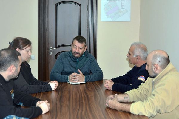 Ֆրանսիական ընկերությունն Արցախի փրկարարներին մեքենաներ կնվիրի Ֆրանսիական ընկերությունն Արցախի փրկարարներին մեքենաներ կնվիրի - Sputnik Արմենիա