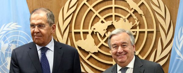 Министр иностранных дел РФ Сергей Лавров (слева) и генеральный секретарь Организации Объединенных Наций (ООН) Антониу Гутерреш Министр иностранных дел РФ Сергей Лавров (слева) и генеральный секретарь Организации Объединенных Наций (ООН) Антониу Гутерреш - Sputnik Армения