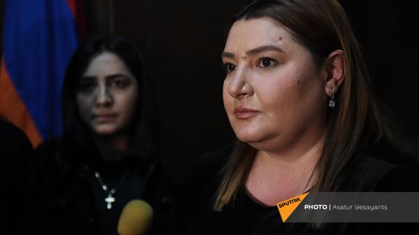 Депутат от фракции Процветающая Армения Ивета Тоноян после встречи представителей оппозиции в здании Верховного органа АРФД (3 декабря 2020). Еревaн - Sputnik Армения
