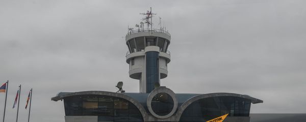Вид на здание аэропорта в Степанакерте, на территории которого развернут госпиталь Министерства обороны России (3 декабря 2020). Кабарах Вид на здание аэропорта в Степанакерте, на территории которого развернут госпиталь Министерства обороны России (3 декабря 2020). Кабарах - Sputnik Армения