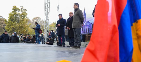 Вазген Манукян и Артур Ванецян на митинге оппозиции с требованием отставки премьер-министра (5 декабря 2020). Еревaн Вазген Манукян и Артур Ванецян на митинге оппозиции с требованием отставки премьер-министра (5 декабря 2020). Еревaн - Sputnik Արմենիա