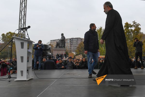 Митинг оппозиции с требованием отставки премьер-министра (5 декабря 2020). Еревaн - Sputnik Армения