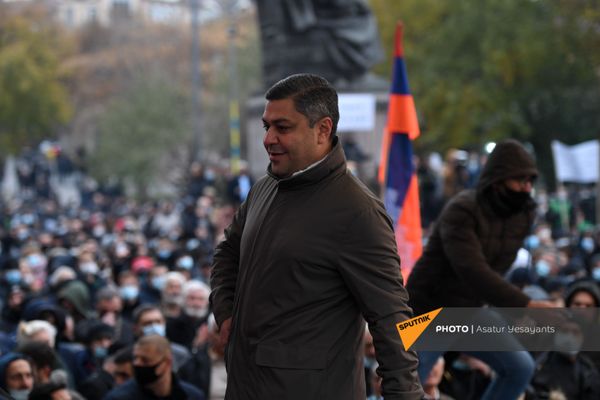 Митинг оппозиции с требованием отставки премьер-министра (5 декабря 2020). Еревaн - Sputnik Армения