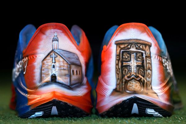 Национальная футбольная лига США продает с аукциона кроссовки Nike с армянской символикой Национальная футбольная лига США продает с аукциона кроссовки Nike с армянской символикой - Sputnik Армения