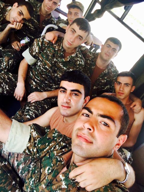 Попал к диверсантам: как военврач Саша Рустамян спас товарищей даже своей гибелью - Sputnik Армения