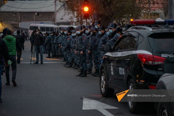 Митинг оппозиции с требованием отставки премьер-министра (5 декабря 2020). Еревaн - Sputnik Армения