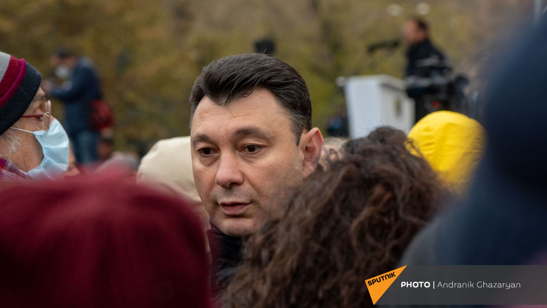 Эдуард Шармазанов на митинге оппозиции с требованием отставки премьер-министра (5 декабря 2020). Еревaн Эдуард Шармазанов на митинге оппозиции с требованием отставки премьер-министра (5 декабря 2020). Еревaн - Sputnik Արմենիա, 1920, 12.02.2021