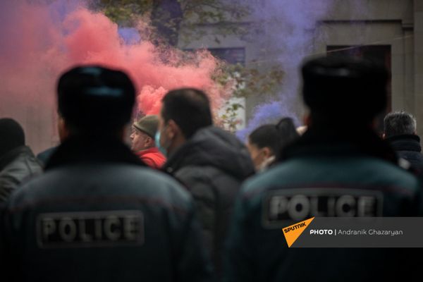 Митинг оппозиции с требованием отставки премьер-министра (5 декабря 2020). Еревaн - Sputnik Армения