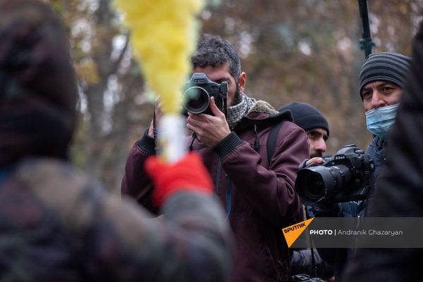 Митинг оппозиции с требованием отставки премьер-министра (5 декабря 2020). Еревaн - Sputnik Армения