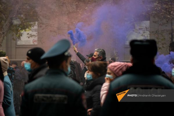 Митинг оппозиции с требованием отставки премьер-министра (5 декабря 2020). Еревaн - Sputnik Армения