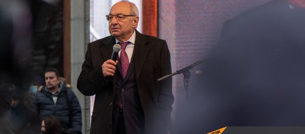 Выступление единого оппозиционного кандидата в премьер-министры Вазгена Манукяна во время митинга оппозиции с требованием отставки премьер-министра (5 декабря 2020). Еревaн Выступление единого оппозиционного кандидата в премьер-министры Вазгена Манукяна во время митинга оппозиции с требованием отставки премьер-министра (5 декабря 2020). Еревaн - Sputnik Արմենիա