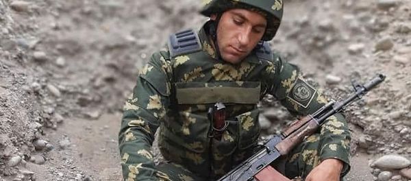 Каро Погосян на передовой Каро Погосян на передовой - Sputnik Արմենիա