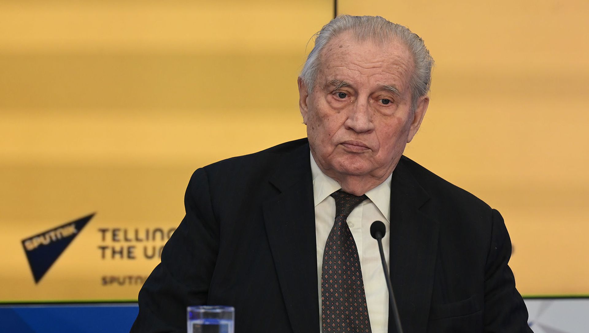 Владимир Казимиров во время круглого стола по теме урегулирования конфликта в НКР (11 декабря 2020). Москвa Владимир Казимиров во время круглого стола по теме урегулирования конфликта в НКР (11 декабря 2020). Москвa - Sputnik Армения, 1920, 12.05.2021