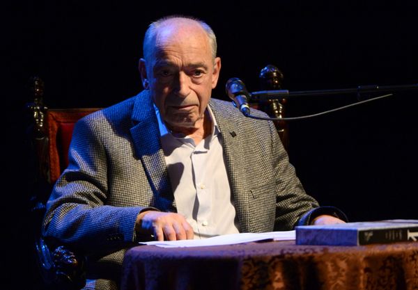 Актер Валентин Гафт на презентации нового сборника сочинений Ступени в Театре им. Евгения Вахтангова - Sputnik Армения