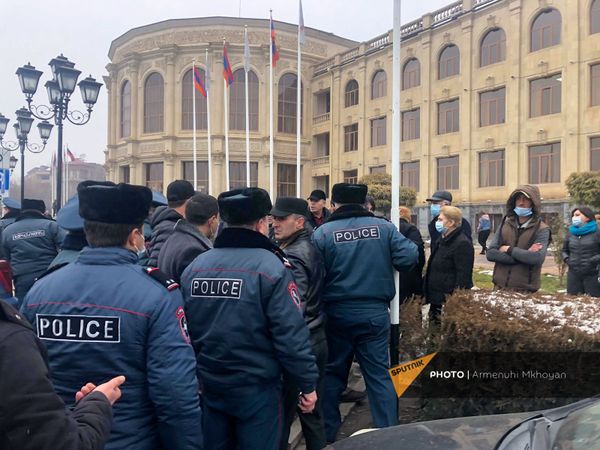 Ինչի՞ համար է մեր կառավարությունը. Գյումրիում պահանջում են Փաշինյանի հրաժարականը - Sputnik Արմենիա