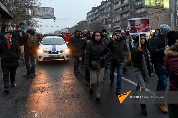 «Նիկոլը չունի հանրային աջակցություն». մեկնարկել է ՀՀ վարչապետի հրաժարականի պահանջով երթը «Նիկոլը չունի հանրային աջակցություն». մեկնարկել է ՀՀ վարչապետի հրաժարականի պահանջով երթը - Sputnik Արմենիա