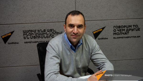 Медиа-эксперт Артур Папян - Sputnik Армения