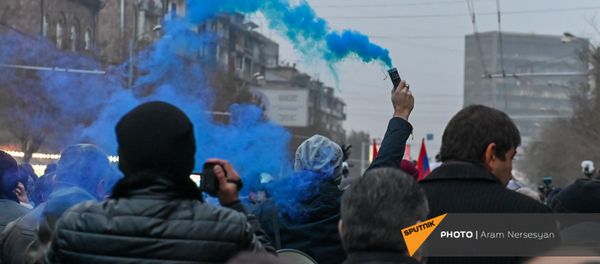 Шествие оппозиции с требованием отставки правительства Армении во главе с премьер-министром (14 декабря 2020). Еревaн - Sputnik Армения