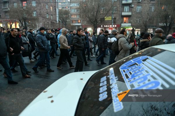 Шествие оппозиции с требованием отставки правительства Армении во главе с премьер-министром (14 декабря 2020). Еревaн - Sputnik Армения
