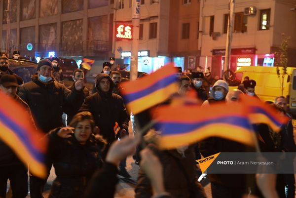 Шествие оппозиции с требованием отставки правительства Армении во главе с премьер-министром (14 декабря 2020). Еревaн - Sputnik Армения