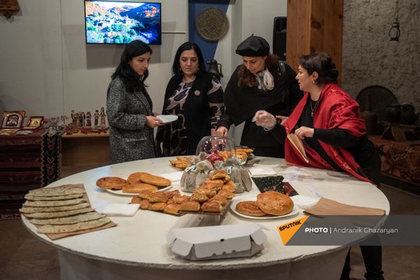 «Արցախում ժամը վեցից վախում ես` թուրքը գա դեմդ, ասի` էս իմն ա». Դադիվանքի վանահոր երեցկին - Sputnik Արմենիա