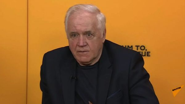 Руководитель направления журналистских расследований портала «Вбросам.нет» Анатолий Петренко - Sputnik Армения