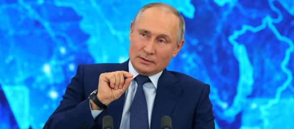 Президент РФ Владимир Путин на большой ежегодной пресс-конференции в режиме видеоконференции (17 декабря 2020). Москва Президент РФ Владимир Путин на большой ежегодной пресс-конференции в режиме видеоконференции (17 декабря 2020). Москва - Sputnik Армения