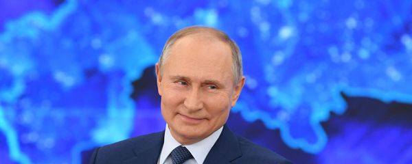 Президент России Владимир Путин во время ежегодной пресс-конференции в режиме видеоконференции (17 декабря 2020). Москвa Президент России Владимир Путин во время ежегодной пресс-конференции в режиме видеоконференции (17 декабря 2020). Москвa - Sputnik Արմենիա