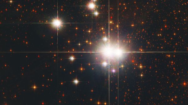 Рассеянное скопление NGC 6193 в созвездии Жертвенник - Sputnik Армения