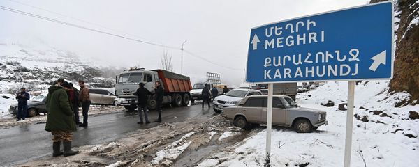 Жители Сюника перекрыли дорогу Горис-Мегри (18 декабря 2020). Сюник Жители Сюника перекрыли дорогу Горис-Мегри (18 декабря 2020). Сюник - Sputnik Արմենիա