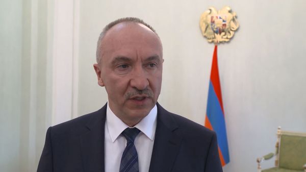 Новоназначенный ЧП посол Беларуси в Армении Александр Конюк вручил верительные грамоты президенту Армену Саркисяну (18 декабря 2020). Еревaн - Sputnik Армения