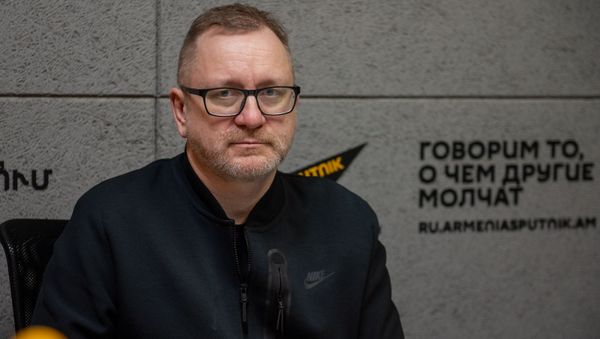 Главный редактор портала Сегодня.ру, военкор Юрий Котенок в гостях радио Sputnik - Sputnik Армения
