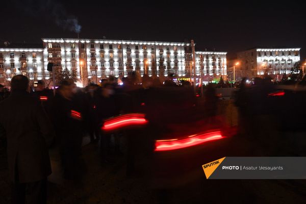 Ընդդիմության նախաձեռնած ջահերով երթը դեպի Եռաբլուր - Sputnik Արմենիա