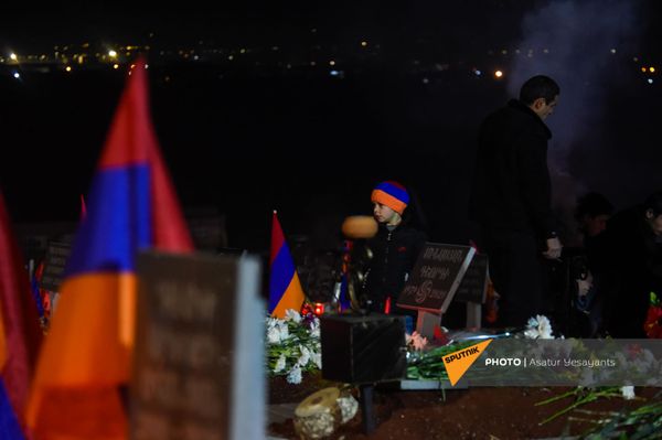 Ընդդիմության նախաձեռնած ջահերով երթը դեպի Եռաբլուր - Sputnik Արմենիա