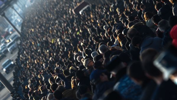 Участники Шествия памяти по дороге в пантеон Ераблур (19 декабря 2020). Еревaн - Sputnik Армения