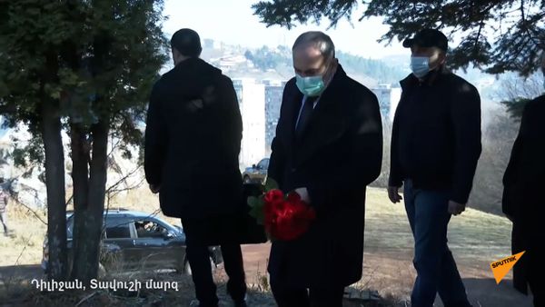 Премьер-министр Пашинян в Тавушской области почтил память павших героев - Sputnik Արմենիա