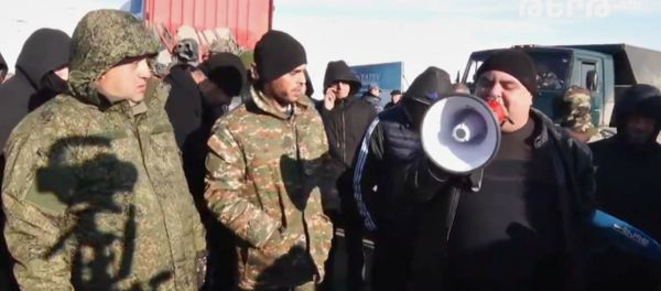 Жители Сюника перекрыли дорогу Горис-Татев, чтоб запретить Пашиняну въезд в регион (21 декабря 2020). Сюник - Sputnik Արմենիա