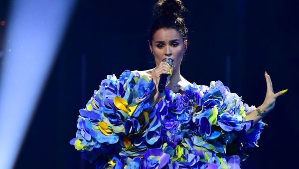 Певица Zivert  на XXV церемонии вручения национальной музыкальной премии Золотой Граммофон (12 декабря 2020). Москвa - Sputnik Армения
