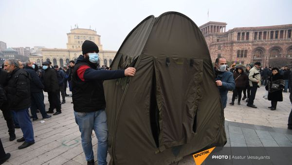Палатки оппозиции на площади Республики (22 декабря 2020). Ереван Палатки оппозиции на площади Республики (22 декабря 2020). Ереван - Sputnik Армения